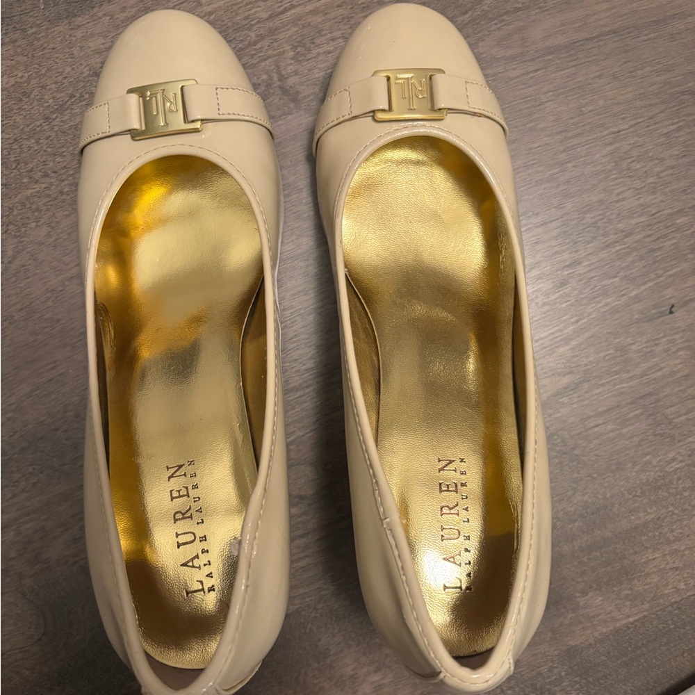 Lauren Ralph Lauren Beige Patent Leather Heels with Metallic Gold Lining, Sz 8.5